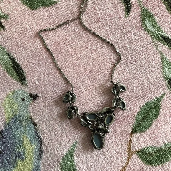 Silver necklace w/ Swarovski crystals - Picture 11 of 12